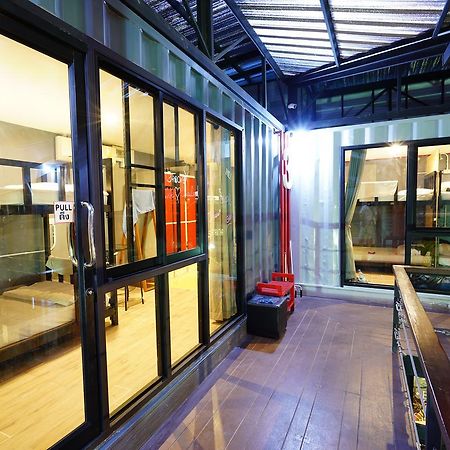 At Box Hostel Chiang Mai Exterior photo