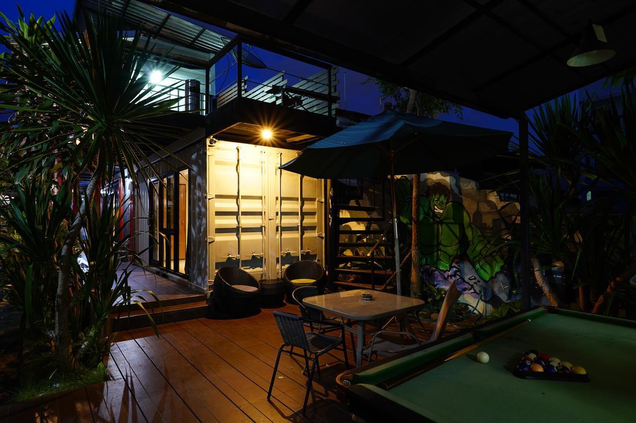 At Box Hostel Chiang Mai Exterior photo