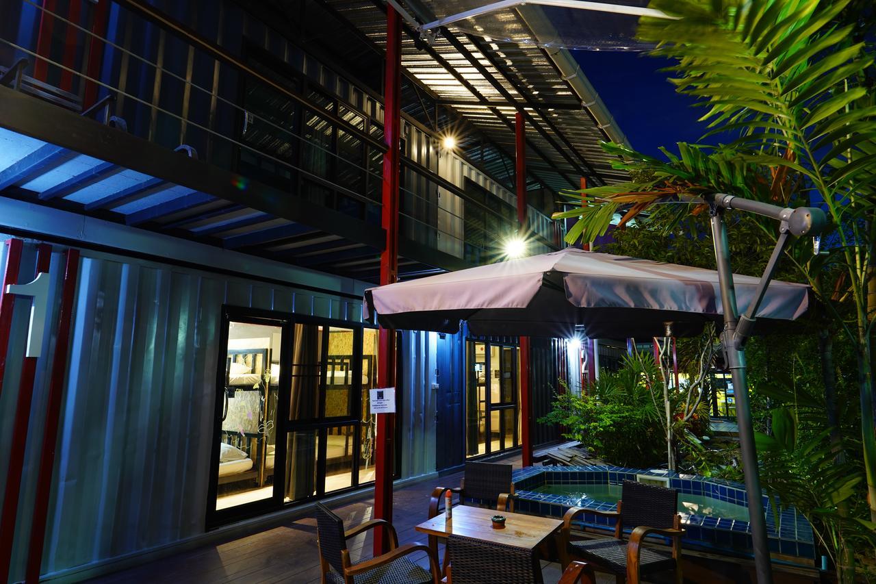 At Box Hostel Chiang Mai Exterior photo
