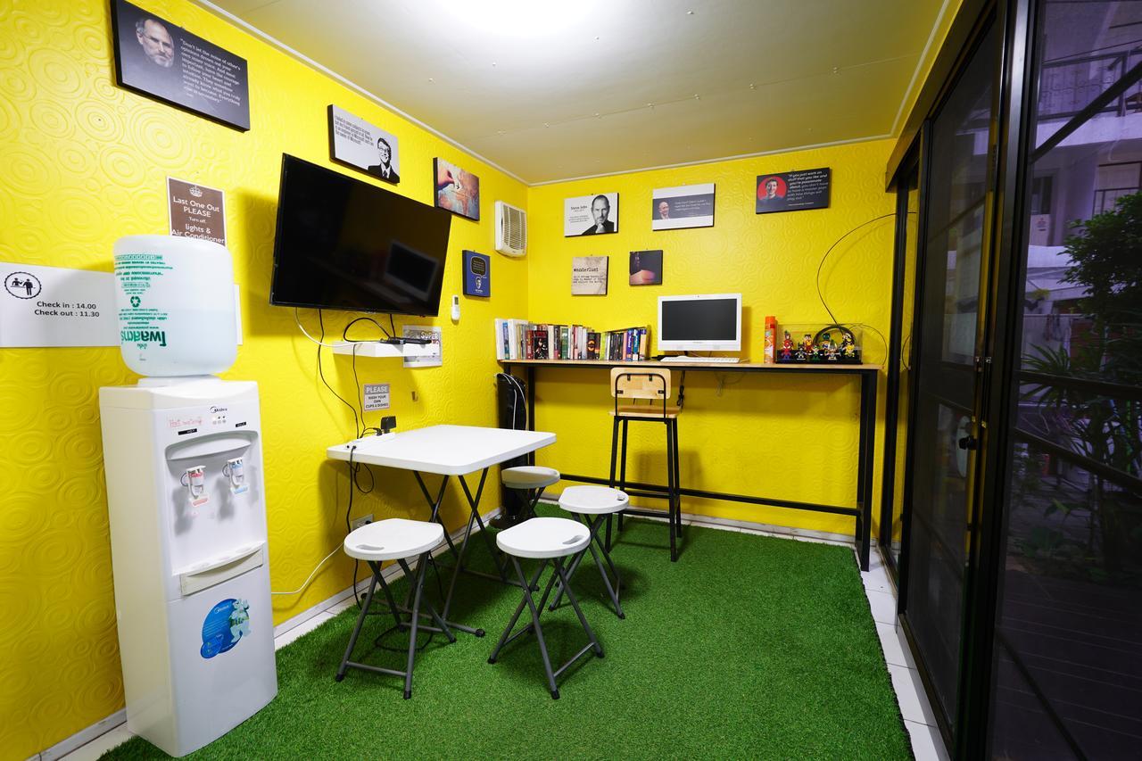 At Box Hostel Chiang Mai Exterior photo